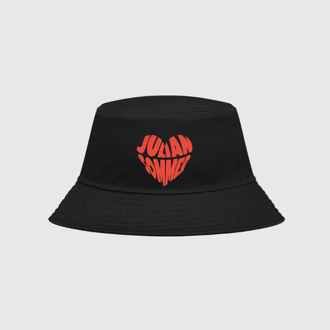 JULIAN SOMMER HERZ BUCKET HAT